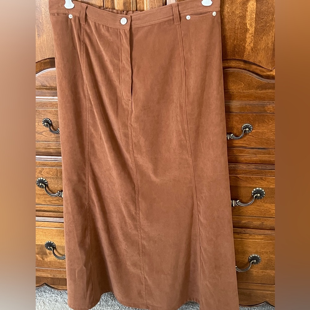 DENIM & CO Brown faux suede midi skirt 1X